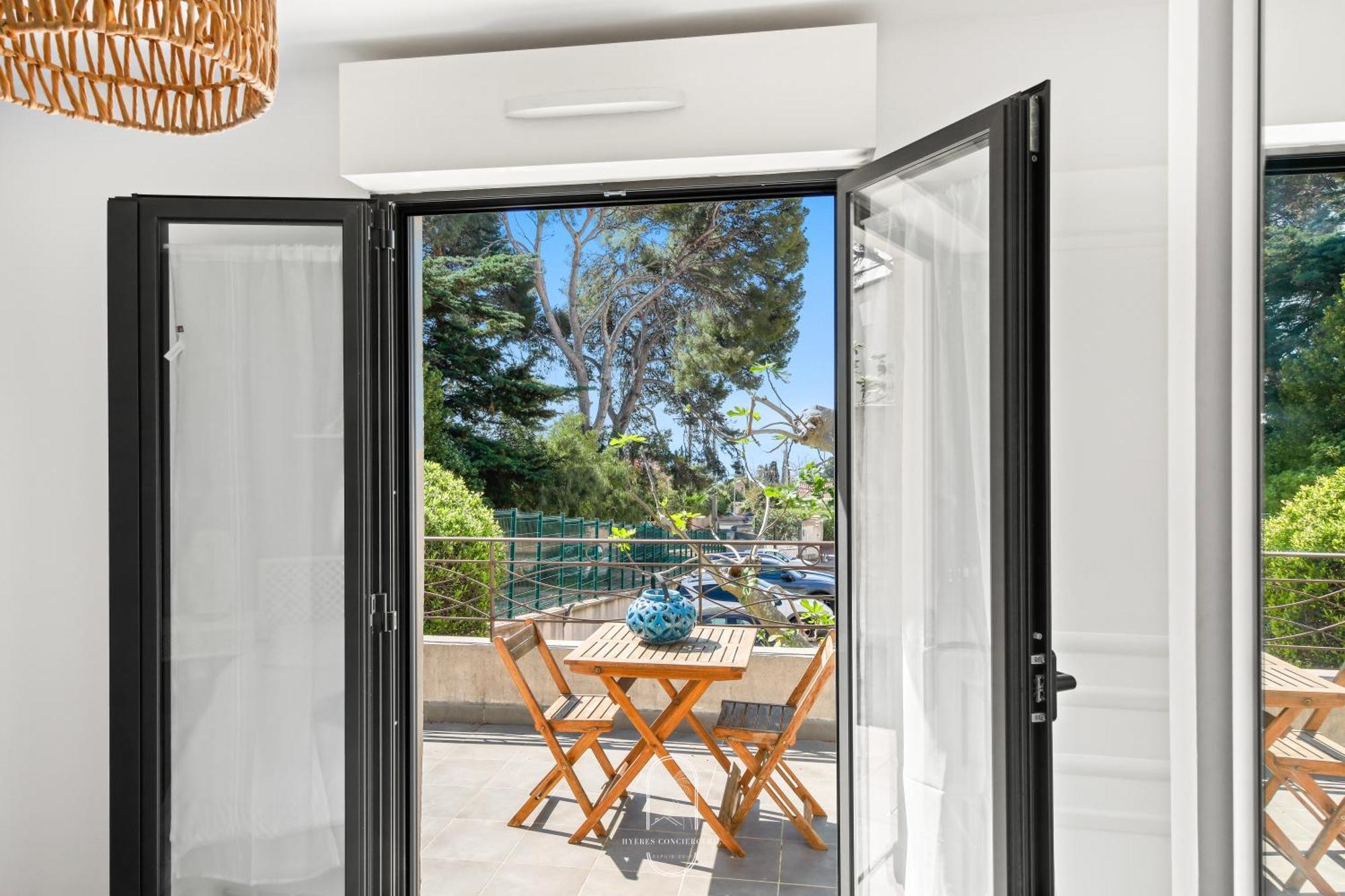 Maisonnette Saona Vue Mer Plages 800M Wifi Clim Pk By Hc Carqueiranne Εξωτερικό φωτογραφία